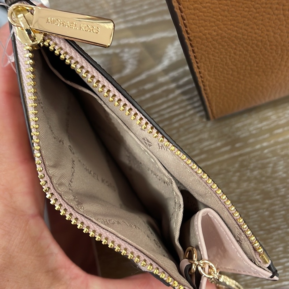 MICHAEL KORS SMALL TOP ZIP COINPOUCH With ID 
Powder Blush - Picture 6 of 16